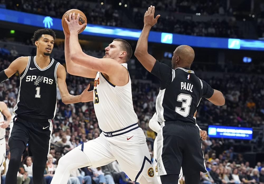 依旧保持在 依旧保持在