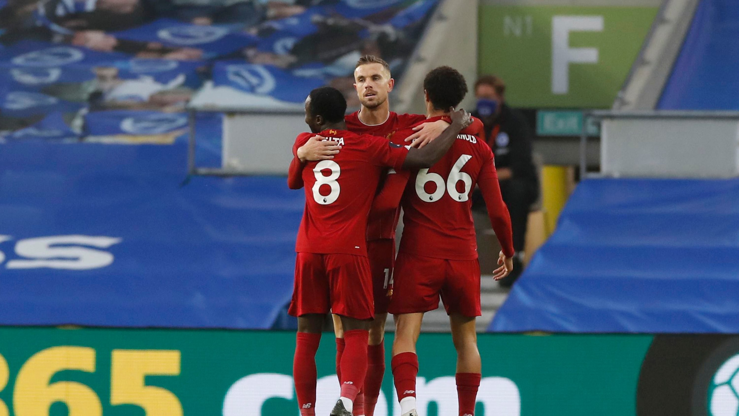 阿圭罗在对 阿圭罗在对